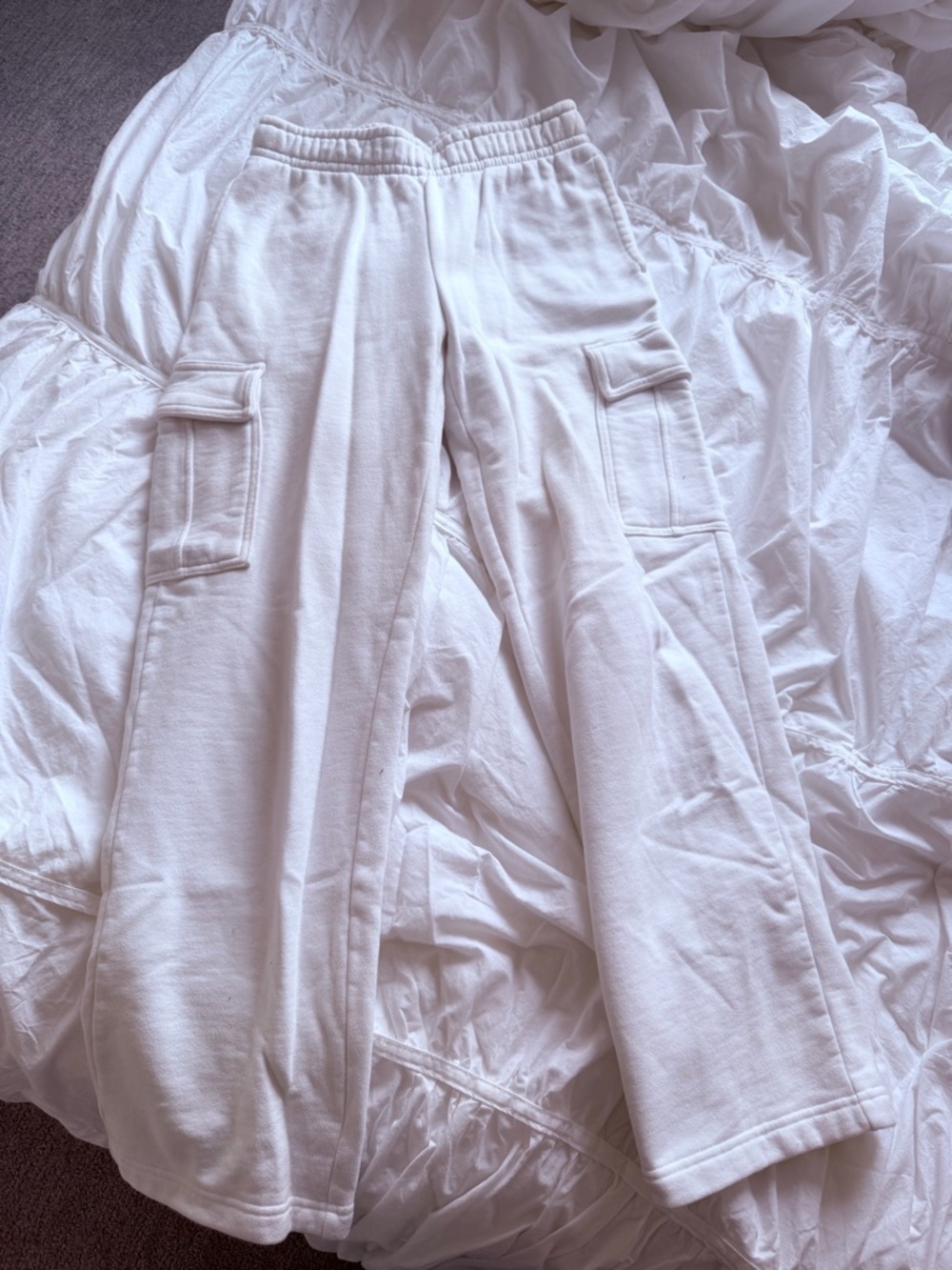 White Aritzia cargos - Picture 2 of 2